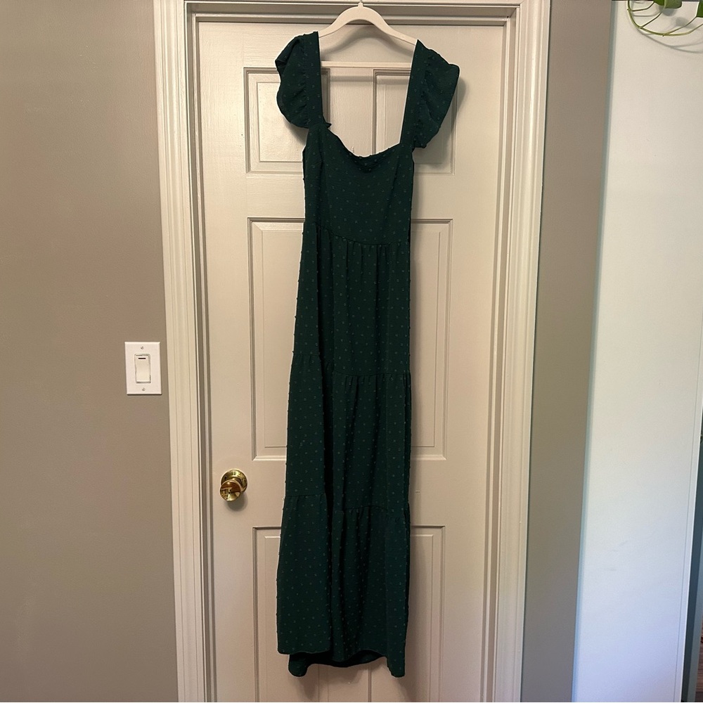 Elegant Green Maxi Dress with open back